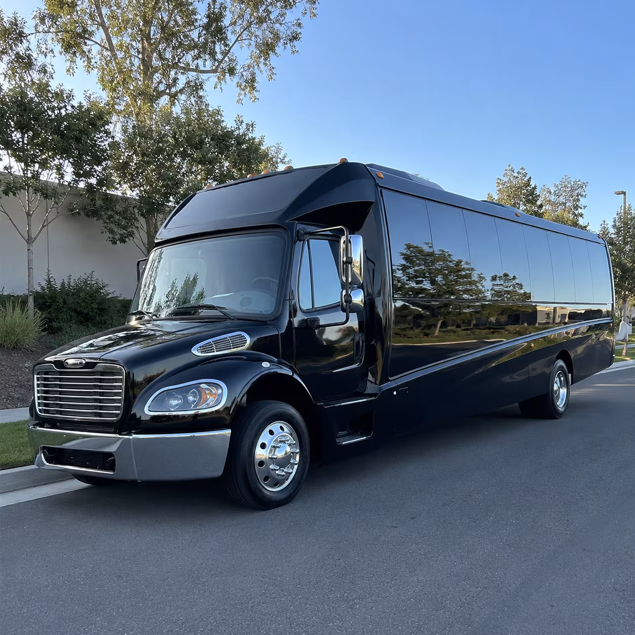 berkeley 28 passenger minibus