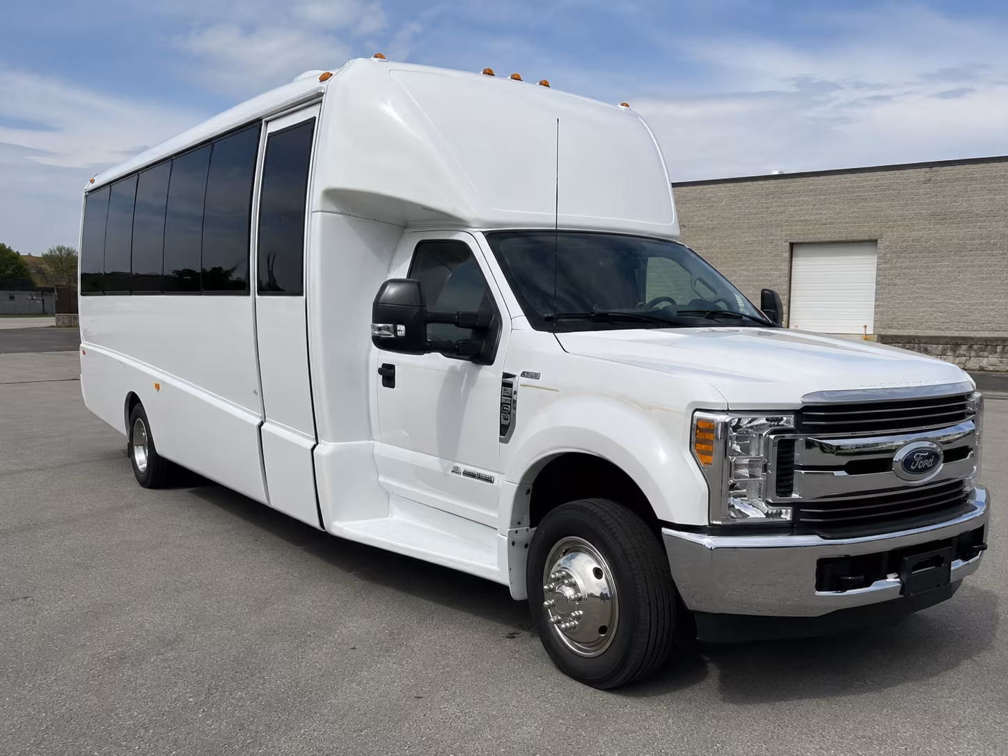 rent a minibus in berkeley for smaller prom groups heading across the bay